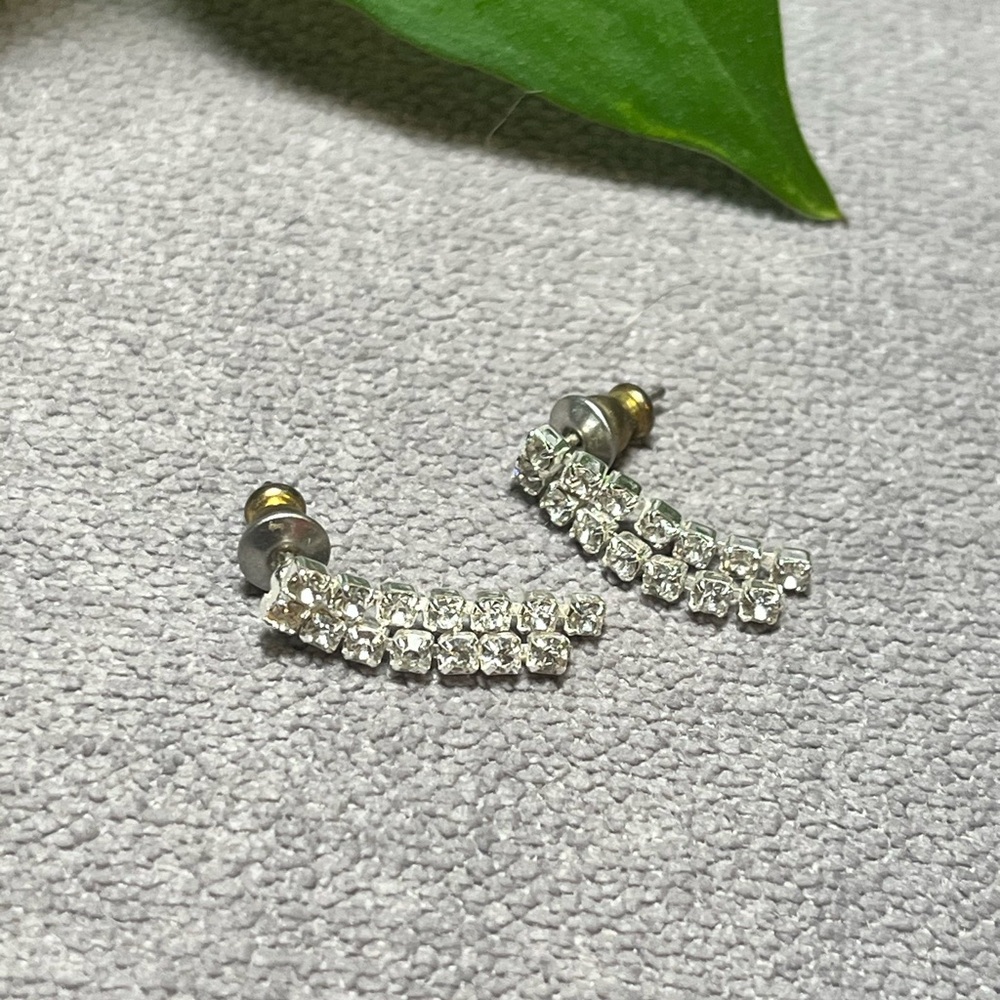 Cute Silver Dangle Crystal Earrings